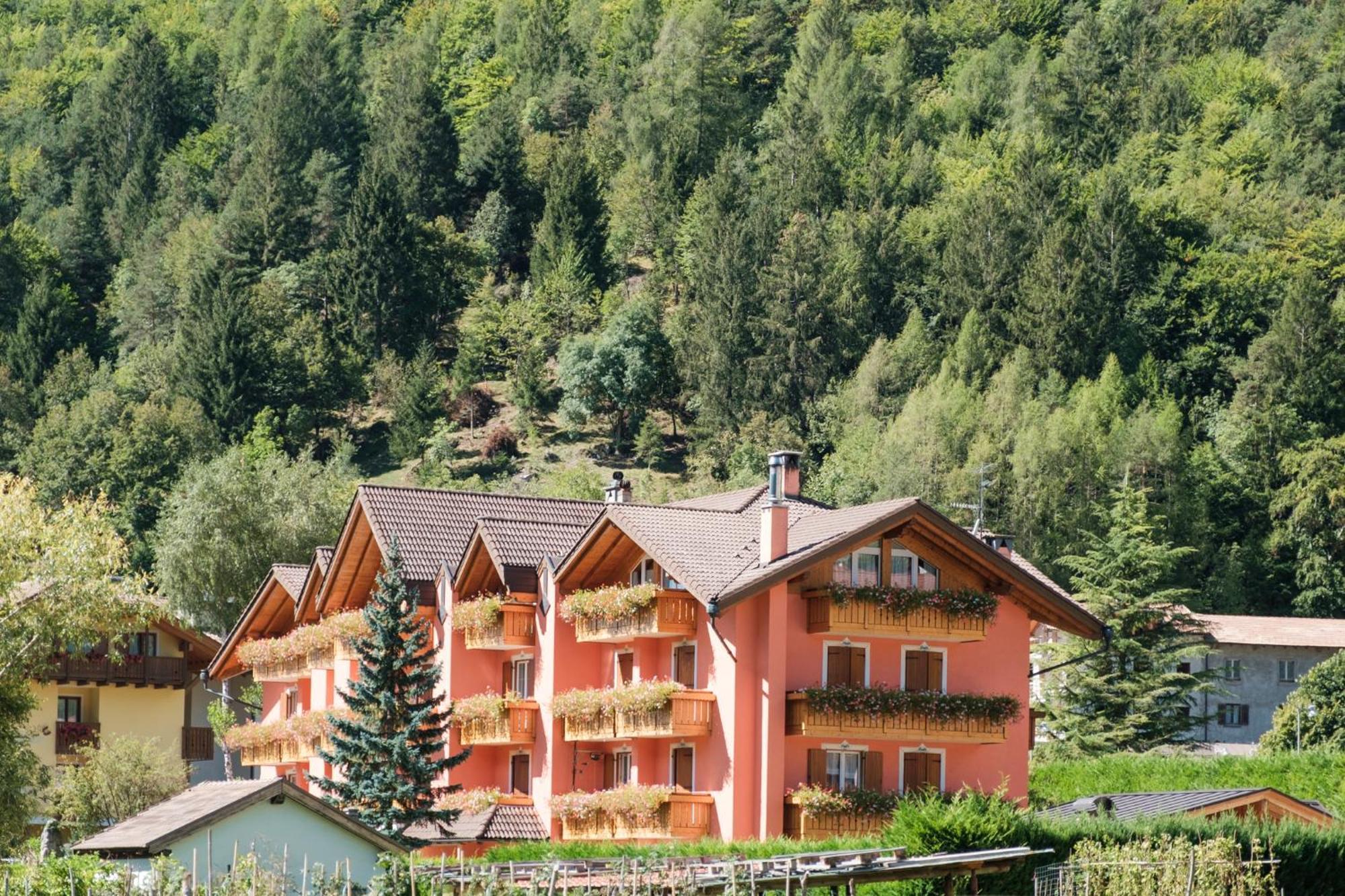 Residence Al Caminetto Molveno Exterior foto